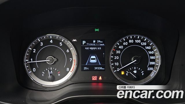 Hyundai Venue 2021 — photo 11