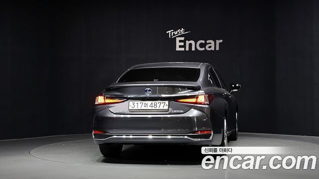 Lexus ES 2022 — photo 4