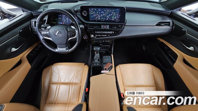 Lexus ES 2022 — photo 10