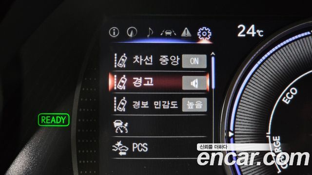 Lexus ES 2022 — photo 34