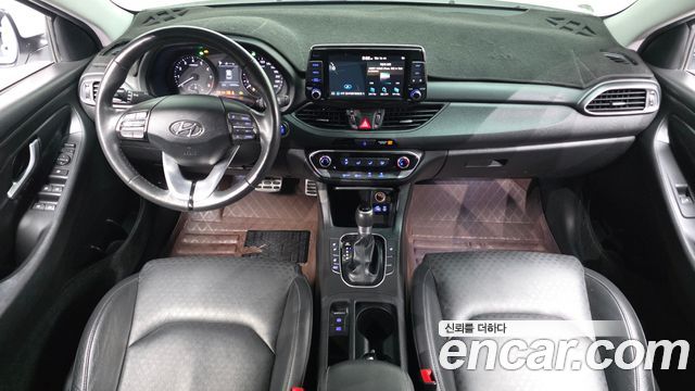 Hyundai i30 2017 — photo 10