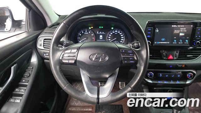 Hyundai i30 2017 — photo 19