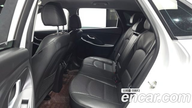 Hyundai i30 2017 — photo 16