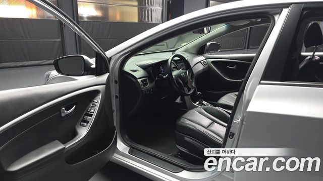 Hyundai i30 2012 — photo 13