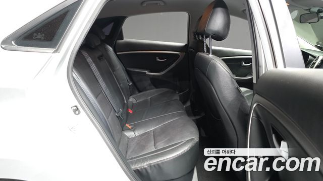 Hyundai i30 2012 — photo 18