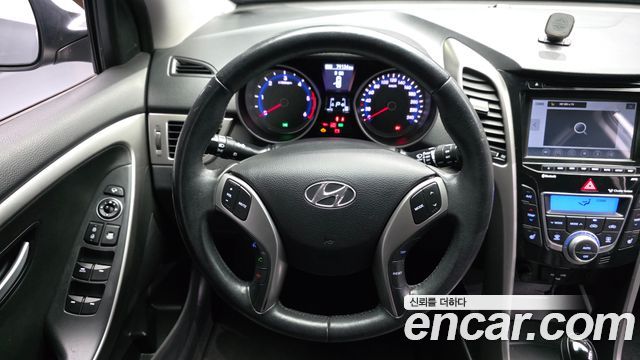 Hyundai i30 2012 — photo 19