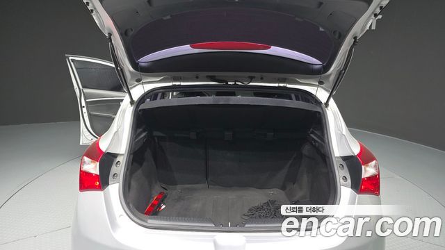 Hyundai i30 2012 — photo 26