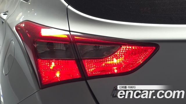 Hyundai i30 2012 — photo 9