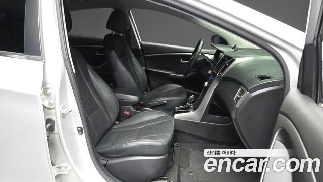 Hyundai i30 2012 — photo 16