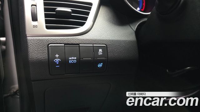 Hyundai i30 2012 — photo 28