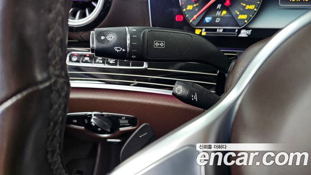 Mercedes-Benz CLS-Class 2019 — photo 34