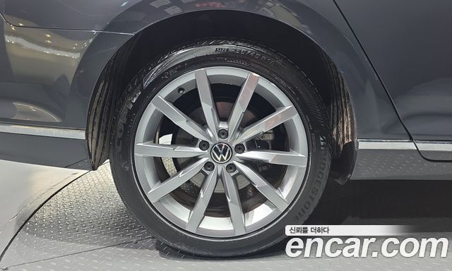 Volkswagen Passat 2021 — photo 5