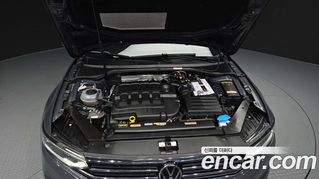 Volkswagen Passat 2021 — photo 6