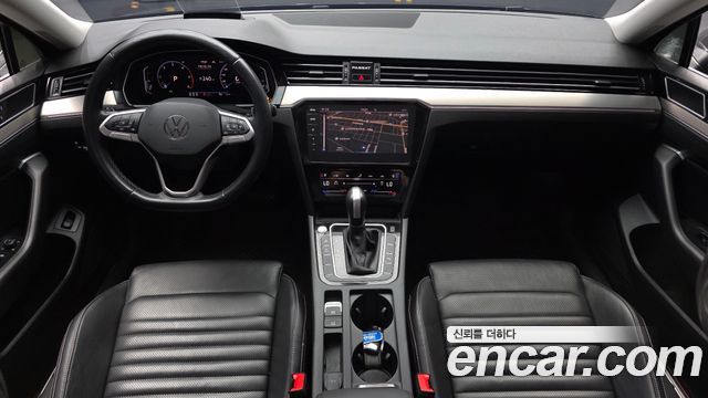 Volkswagen Passat 2021 — photo 10