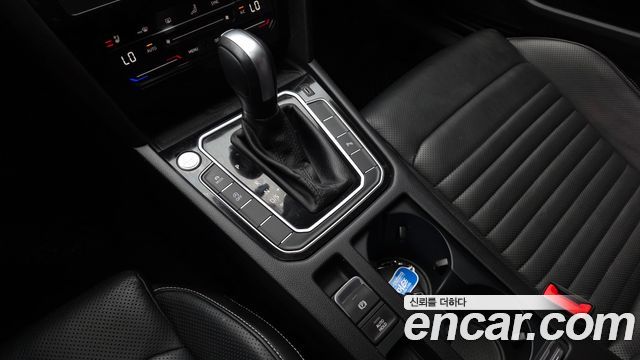 Volkswagen Passat 2021 — photo 12