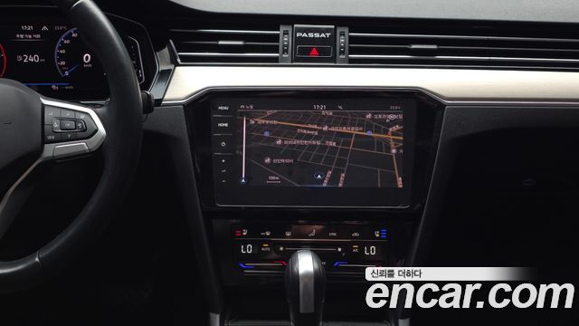 Volkswagen Passat 2021 — photo 21
