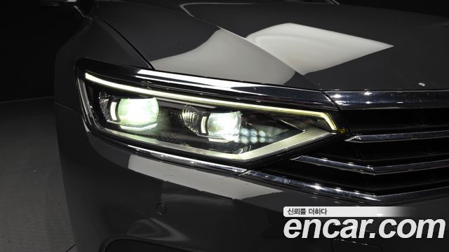 Volkswagen Passat 2021 — photo 8