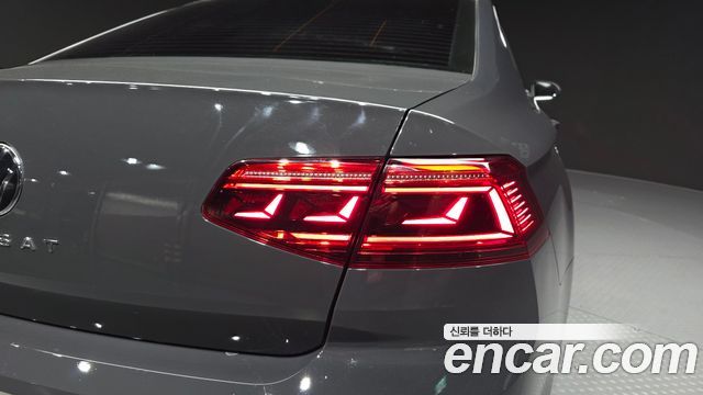 Volkswagen Passat 2021 — photo 9