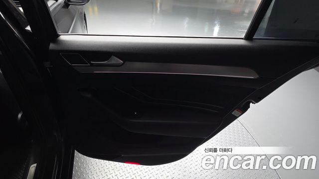 Volkswagen Passat 2021 — photo 15