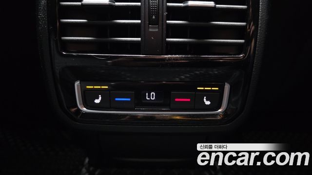 Volkswagen Passat 2021 — photo 28