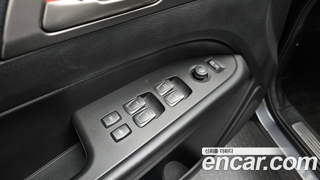KG Mobility Rexton 2018 — photo 27
