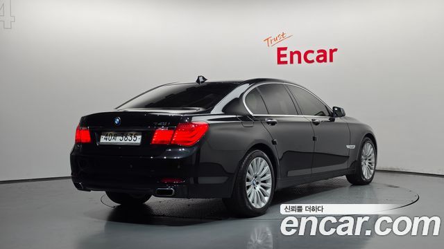 BMW 7-Series 2012 — photo 2