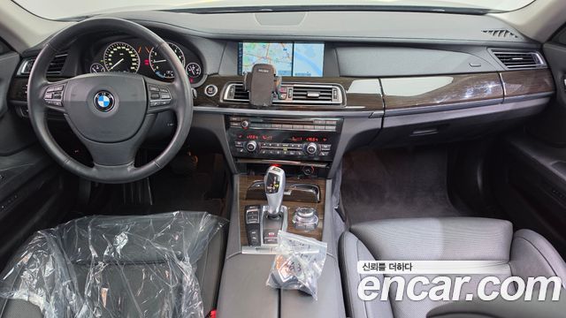 BMW 7-Series 2012 — photo 7
