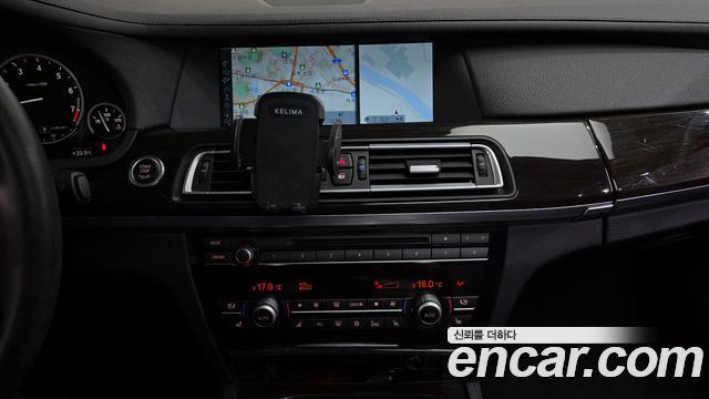 BMW 7-Series 2012 — photo 15