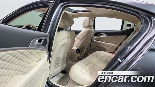 Genesis G70 2018 — photo 17