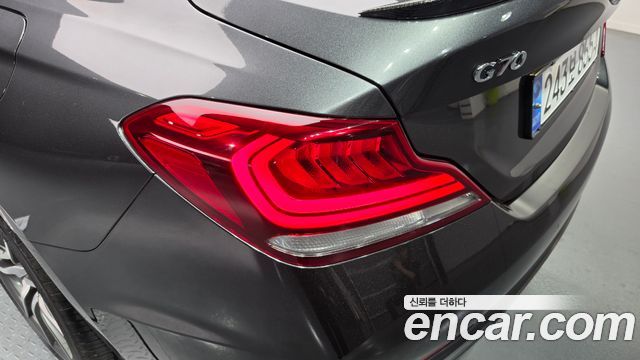 Genesis G70 2018 — photo 9