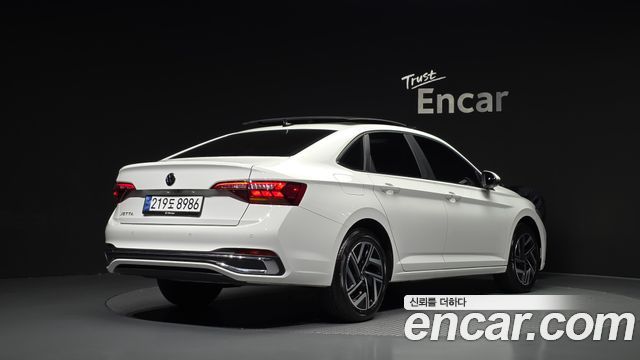 Volkswagen Jetta 2023 — photo 2