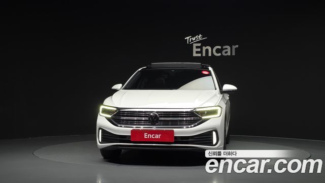 Volkswagen Jetta 2023 — photo 3