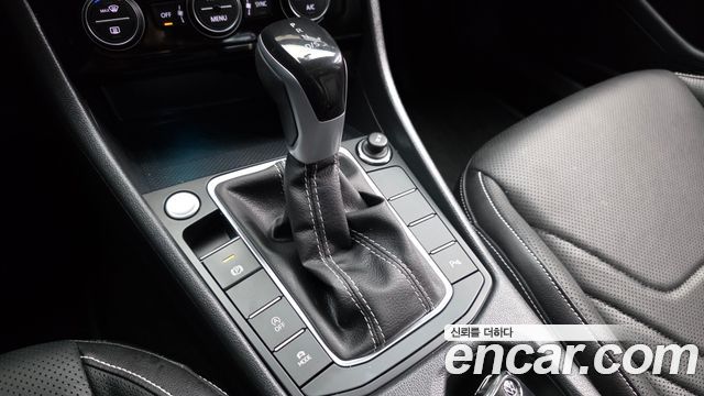Volkswagen Jetta 2023 — photo 12