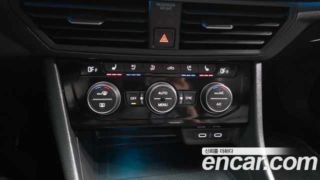 Volkswagen Jetta 2023 — photo 24
