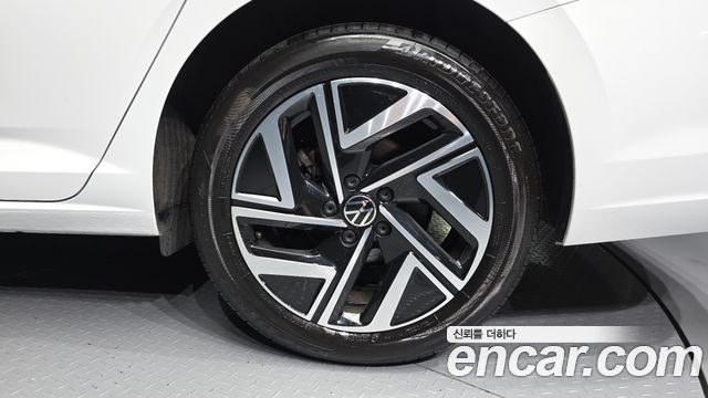 Volkswagen Jetta 2023 — photo 7
