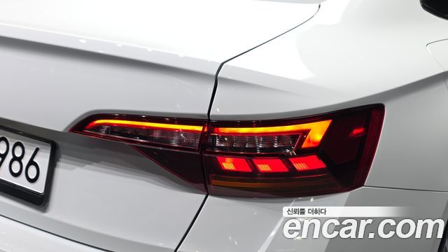 Volkswagen Jetta 2023 — photo 9