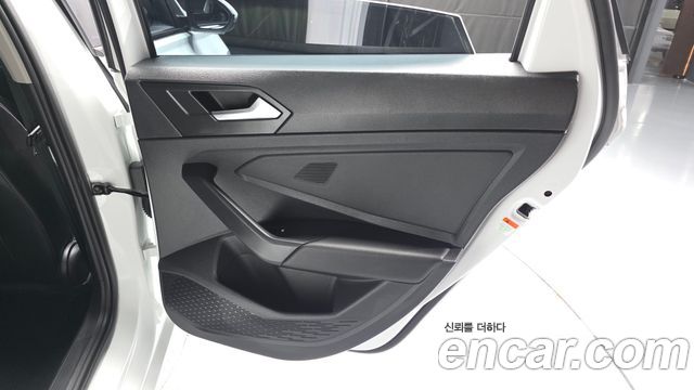 Volkswagen Jetta 2023 — photo 15