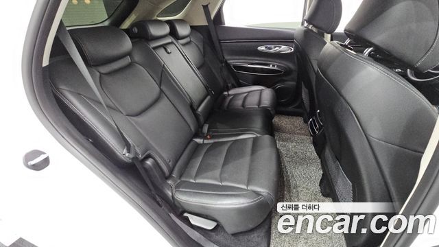 Genesis GV70 2021 — photo 11