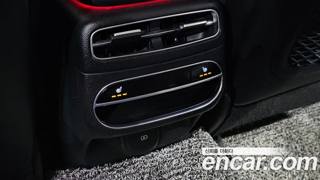 Genesis GV70 2021 — photo 18