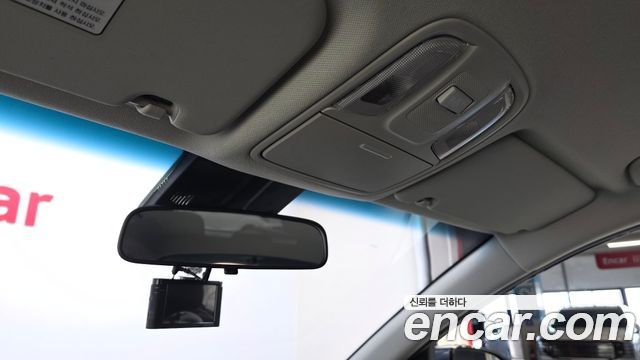 Kia Niro 2017 — photo 23