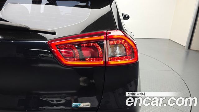 Kia Niro 2017 — photo 9
