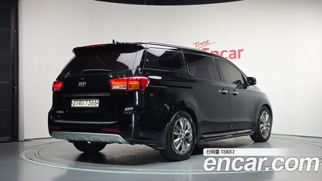 Kia Canival 2016 — photo 2