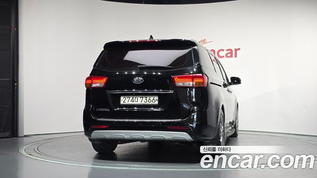 Kia Canival 2016 — photo 4