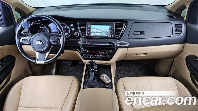 Kia Canival 2016 — photo 7