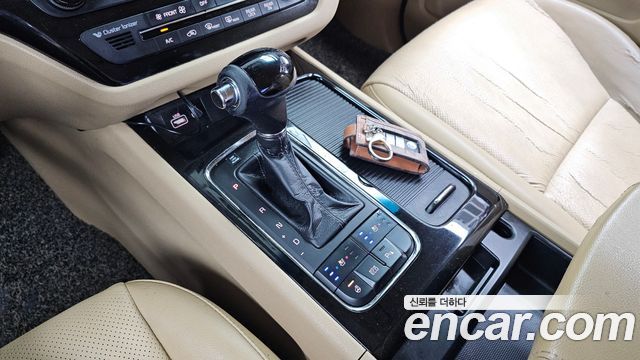 Kia Canival 2016 — photo 9