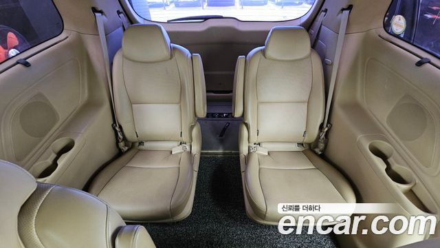 Kia Canival 2016 — photo 12