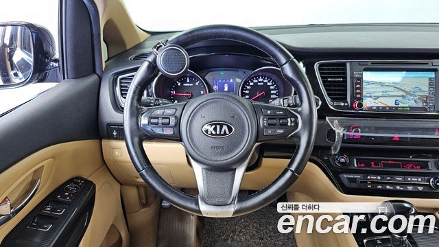 Kia Canival 2016 — photo 13