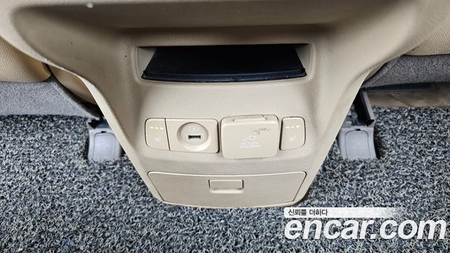 Kia Canival 2016 — photo 18