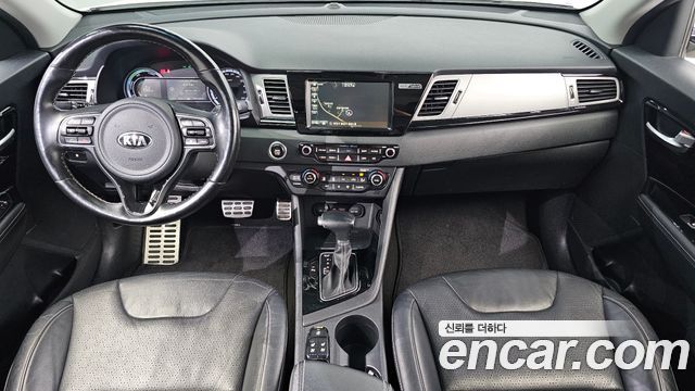 Kia Niro 2017 — photo 10