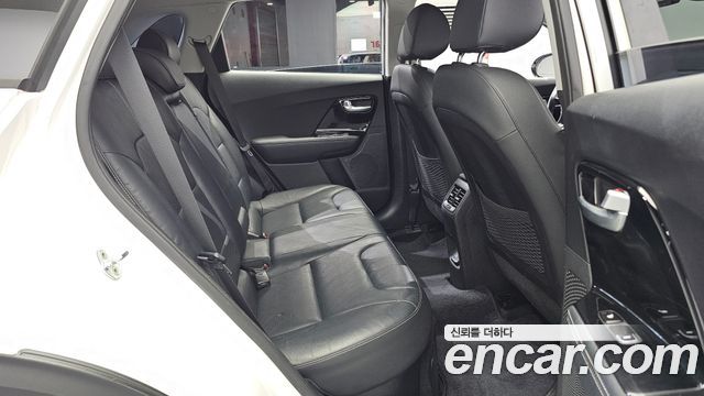 Kia Niro 2017 — photo 17